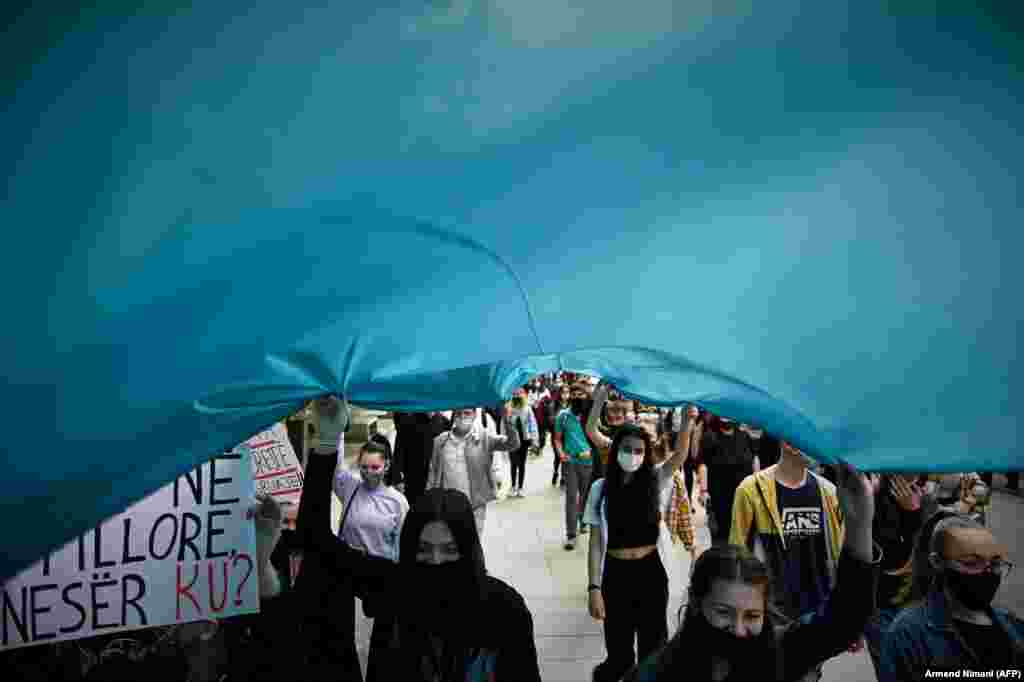 Kosovar Albanian students protest against what they see as the lack of proper educational policies in Pristina. (AFP/Armend Nimani)&nbsp;&nbsp;