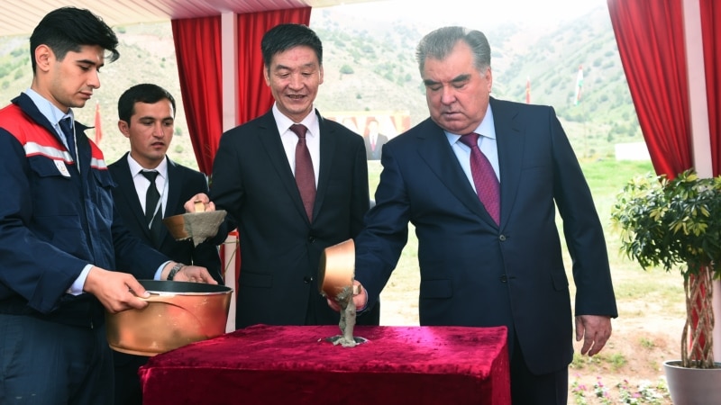 Китай начал строительство крупного золотодобывающего предприятия в Айни 