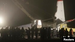 Վթարի ենթարկված օդանավը Դոնեցկի օդանավակայանում, 13-ը փետրվարի, 2013թ.