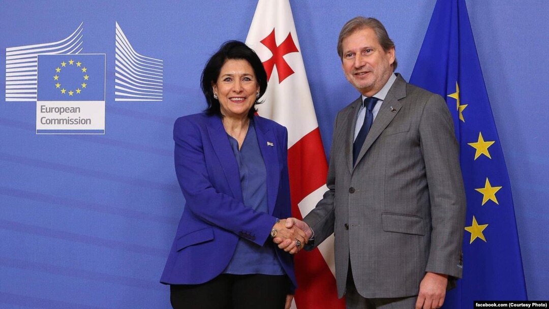 Первая встреча – с еврокомиссаром по вопросам европейской политики соседства и расширению Йоханнесом Ханом