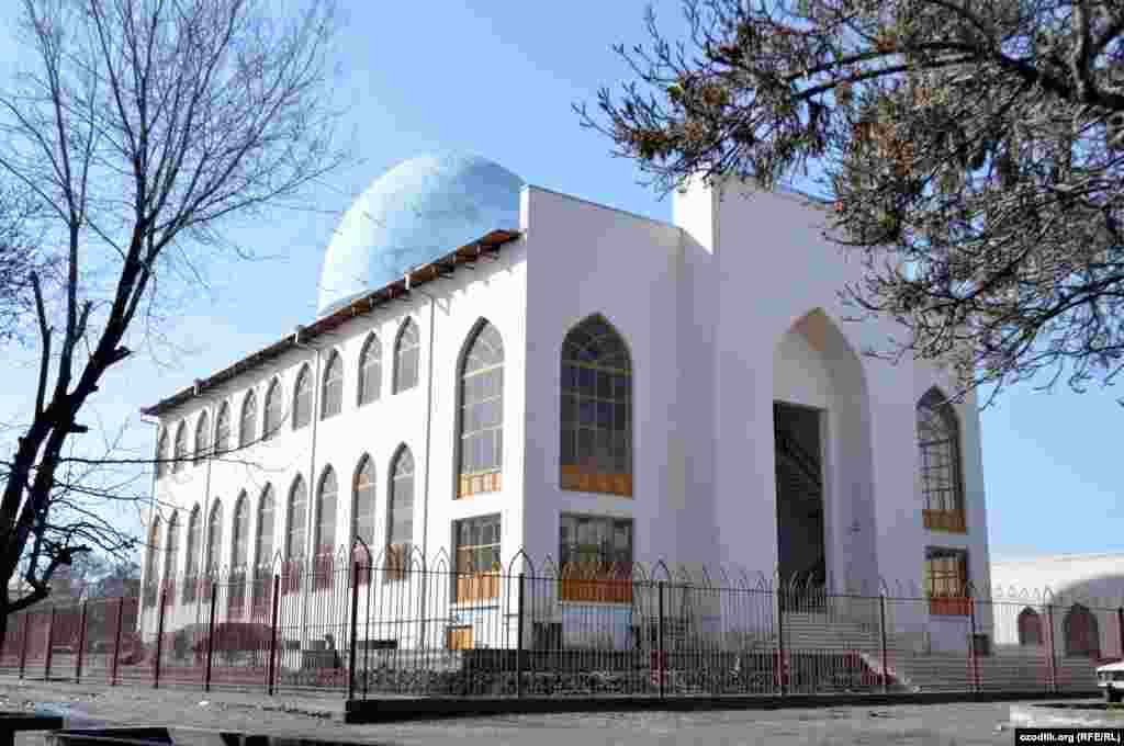 Узбекистан. Новая мечеть в Бухаре.