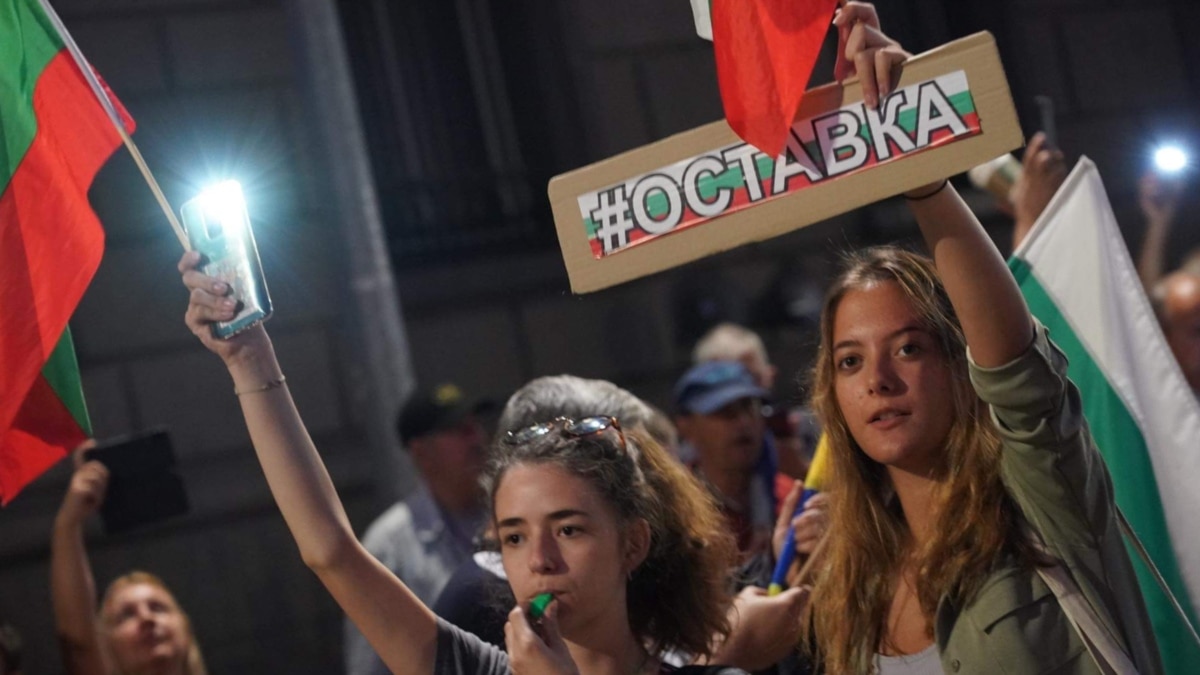 Състоянието на демокрацията в България се влошава, сочи доклад на ...