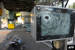 Stație de benzină distrusă în Slaviansk.