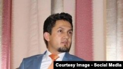 مهرداد: برخی پروژه‎ها بیشتر از یک سال را در بر می‎گیرند.