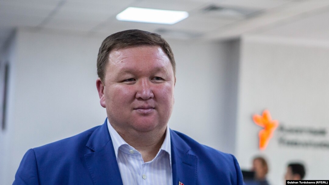  Мирлан Жээнчороев.