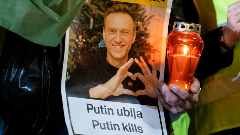 Ҷасади Алексей Навалнийро ба модараш додаанд