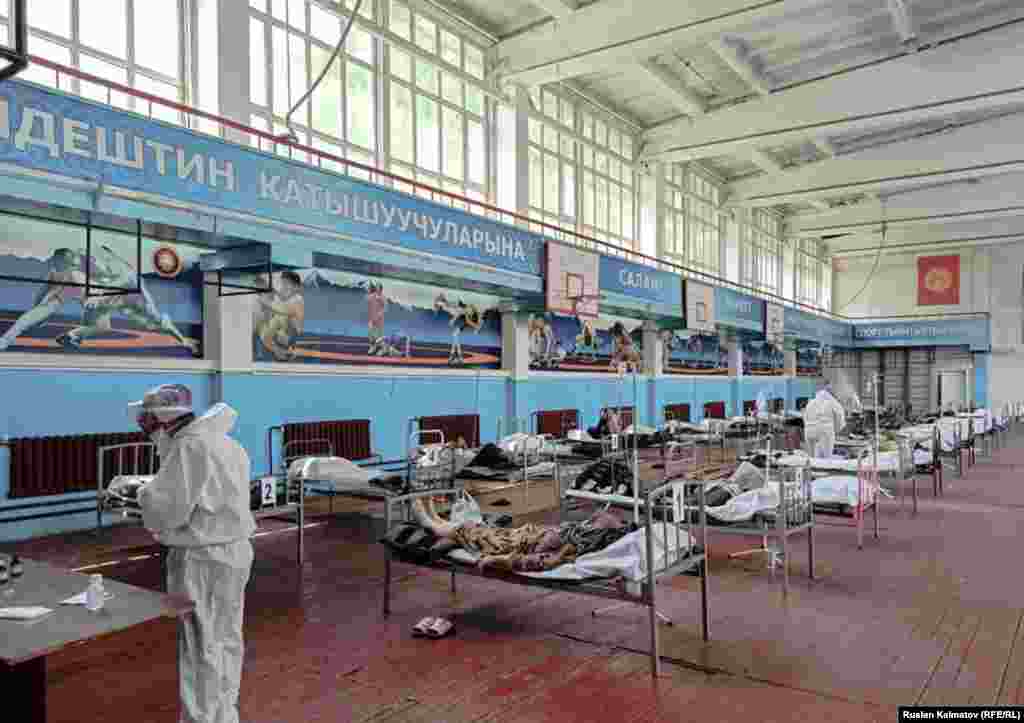 COVID-19 patients receive treatment at a makeshift hospital in the southwestern Kyrgyz city of Jalal-Abad.