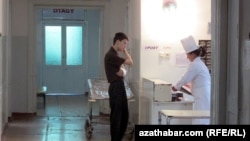 In many of Turkmenistan's hospitals, patients are expected to bring their own medicine, blankets, food, and even firewood to heat their rooms. (file photo)