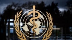 На знімку, зробленому 9 березня 2020 року, зображена емблема Всесвітньої організації охорони здоров'я (ВООЗ). Штаб-квартира ВООЗ у Женеві