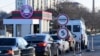Vehicule la coadă la punctul de control dintre R. Moldova și regiunea transnistreană, la Varnița, 17 ianuarie 2025.
