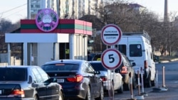 Vehicule la coadă la punctul de control dintre R. Moldova și regiunea transnistreană, la Varnița, 17 ianuarie 2025.
