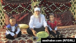 Türkmen adam atlary: Täze meýiller we köne tejribeler