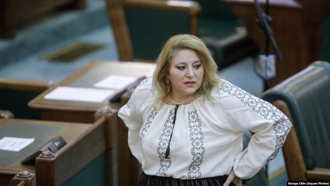 Diana Șoșoacă, senator AUR, fără mască în Senat, decembrie 2020