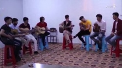 د شبرغان په ښار کې د ګیتار غږولو د زده کړې د مرکز جوړېدل