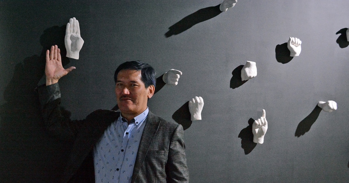 Әйелім кіре берісте сорып жатыр