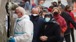 Red za testiranje na korona virus u Prištini 12 novembra 2020.