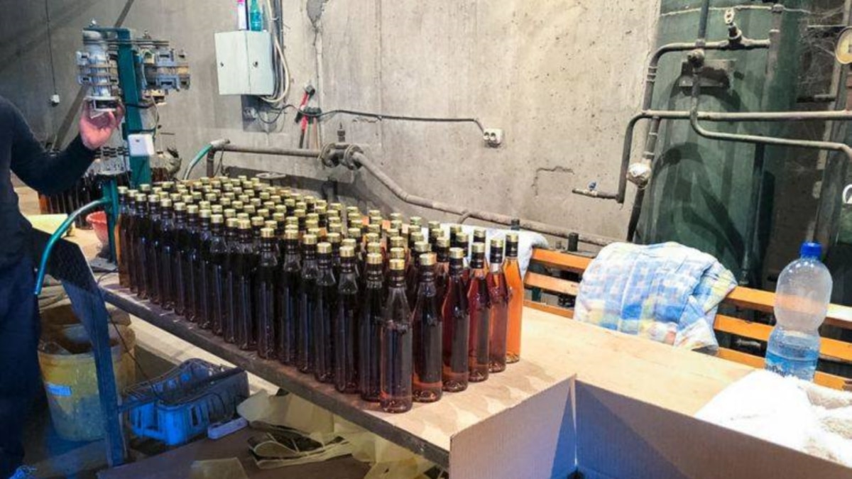 A court in Yekaterinburg handed down sentences to sellers of counterfeit alcohol