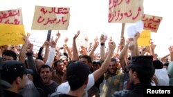 نازحون أيزيديون يحتجون أمام مكتب الأمم المتحدة في أربيل