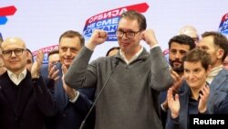 Aleksandar Vučić i izbornom štabu Srpske napredne stranke nakon proglašenja pobede, 17. decembar 2023.