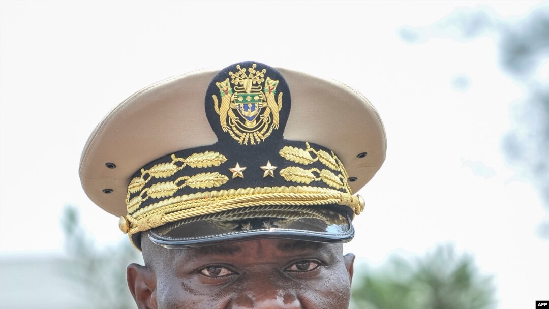 Voća puča u Gabonu general Bris Oligi Nguema 