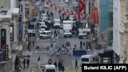 نیروهای پلیس ترکیه در خیابان استقلال استانبول