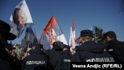 Прихильники Сербської радикальної партії виступили проти звільнення хорватських генералів, Белград, 17 листопада 2012 року