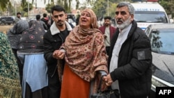 Жанчыны ў роспачы каля месца трагедыі