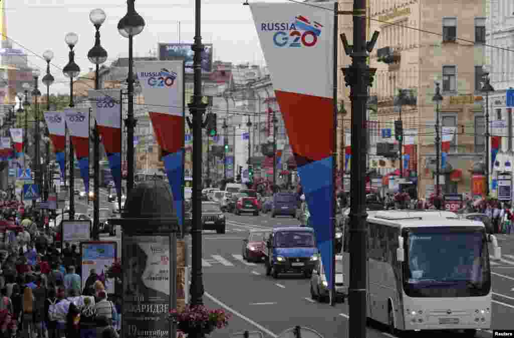 Авенијата Невски во центарот на Санкт Петербург. 