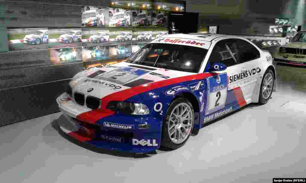 Спорт ышкыбоздоруна чыгарылган BMW M3 GTR модели. 2004-жыл