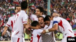تیم ملی ایران به جام جهانی راه یافته است اما سرمربی تیم از نبود بازی‌های دوستانه انتقاد کرده است