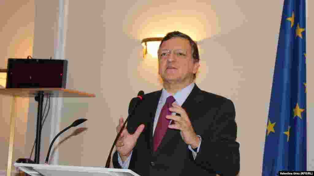 Pled&icirc;nd pentru reforme...