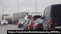 Автомобільна черга у пункті пропуску Краковець, 26 листопада 2018 року