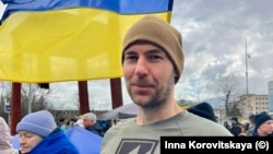 Йона Нейдхарт. Манифестация солидарности с Украиной в Женеве 17 февраля 2026 года. Фото Инны Коровицкой