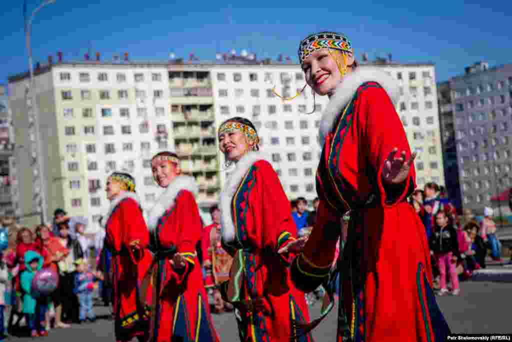 Энцы &ndash; вымирающая, но в то же время самая ассимилированная народность. В России их осталось чуть больше 200 человек. Большинство энцев уже не носят своих традиционных костюмов и ведут современный образ жизни.