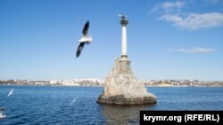 Севастополь. Памятник затопленным кораблям. Архивное фото