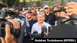 Бывший президент Кыргызстана Алмазбек Атамбаев в селе Кой-Таш.