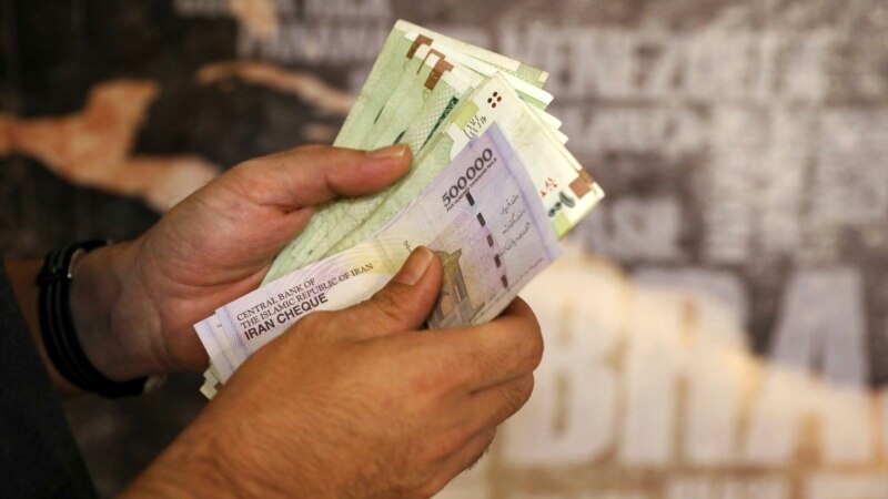 Ковид-19 и санкциите од САД ја турнаа иранската валута