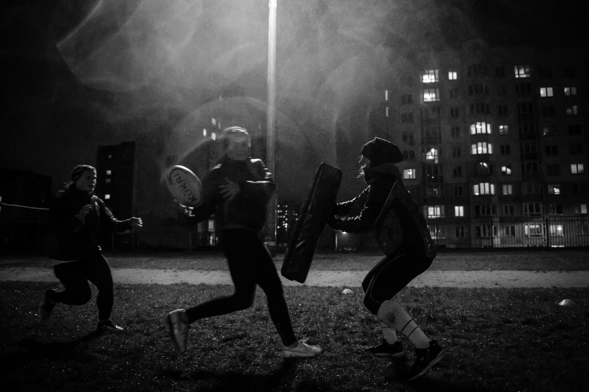 rugby players, photo by Uladz Hrydzin