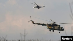 Українські вертольоти поруч з Краматорськом, Донецька область, 15 квітня 2014 року