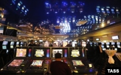 The interior of the newly opened casino Oracle in Azov-City in November 2014