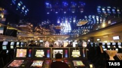 Enterijer novootvorenog kazina “Orakl” u Azov-sitiju u novembru 2014.