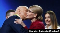 Юлія Тимошенко з чоловіком та донькою після обрання її кандидатури