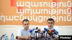 Armenia - Armen Rustamian (R), a leader of the Armenian Revolutionary Federation, at a news conference in Yerevan, 10Jul2012.