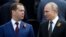 Очільник Росії Володимир Путін (праворуч) і тодішній прем'єр-міністр Росії Дмитро Медведєв. Москва, 9 травня 2019 року