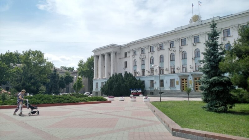Аксенов отправляет в отставку еще одного чиновника в Крыму