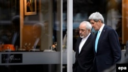 پیاده روی جان کری (راست) و محمد جواد ظریف در خیابان‌های ژنو و در حاشیه مذاکرات هسته‌ای