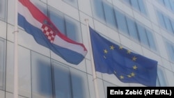 Zastave Hrvatske i Evropske unije