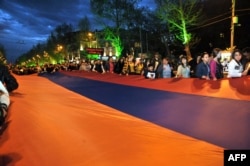 Поминальное шествие в Ереване. Вечер 23 апреля