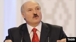 Александр Лукашенко на пресс-конференции в Минске на следующий день после выборов - 20 декабря 2010
