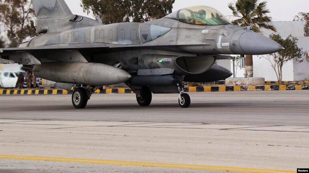 F16